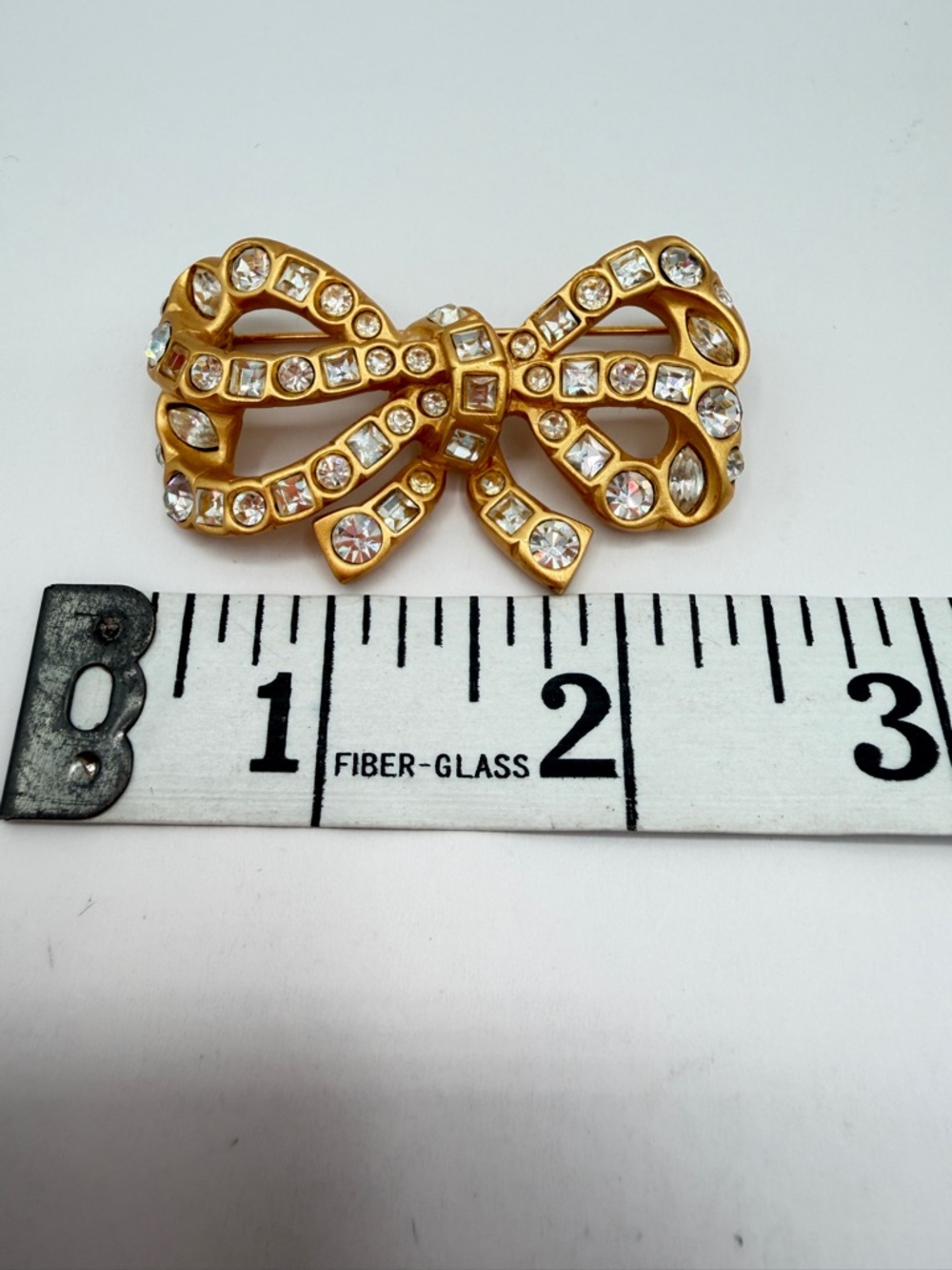 Signed AK Brushed Gold Bow Crystal Rhinestone Brooch - Picture 4 of 5